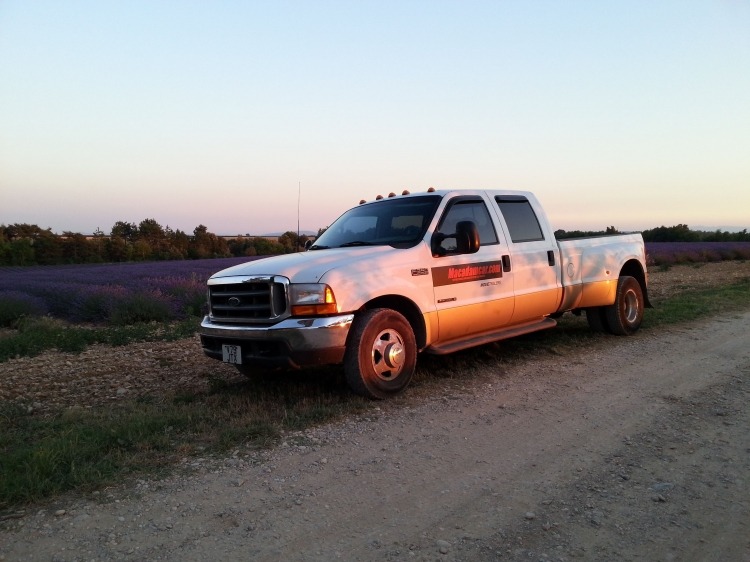 macadamcar-le-mal-de-pierres-haute-provence-3