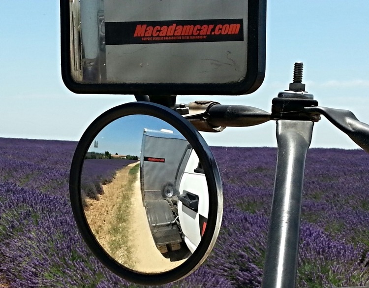 macadamcar-le-mal-de-pierres-haute-provence